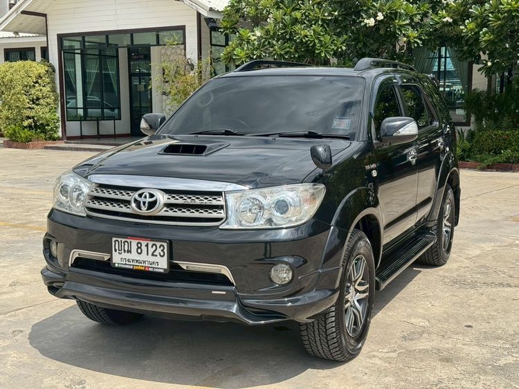 Toyota Fortuner 2010 3.0 TRD Sportivo 4WD Utility-car ดีเซล ไม่ติดแก๊ส เกียร์อัตโนมัติ ดำ
