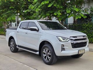 ISUZU Hi-Lander 3.0 M SMART เกียร์ออโต้ ปี2023 รถมือเดียวป้ายแดง เลขไมล์น้อย 23,000 KM. สีขาวมุก