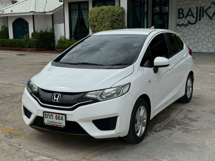 รถ Honda Jazz 1.5 V i-VTEC สี ขาว