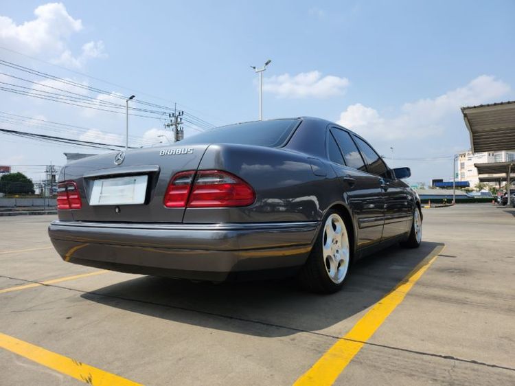 Mercedes-Benz E-Class 1996 E230 Sedan เบนซิน เกียร์อัตโนมัติ เทา รูปที่ 3