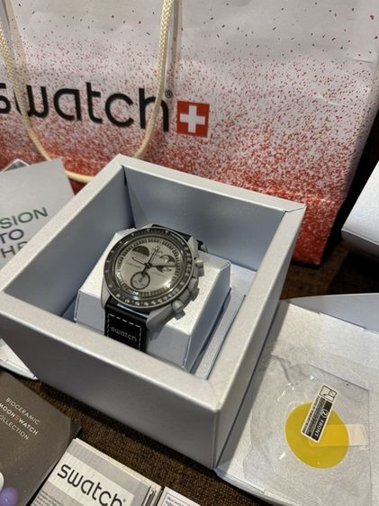 Swatch x Omega Bioceramic MoonSwatch รุ่น Mission to Earthphase