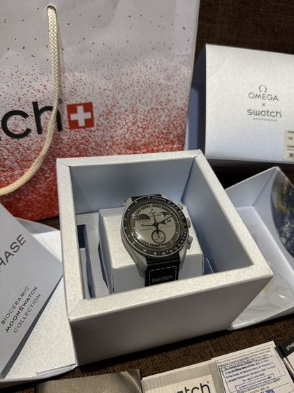 Swatch x Omega Bioceramic MoonSwatch รุ่น Mission to Earthphase รูปที่ 2