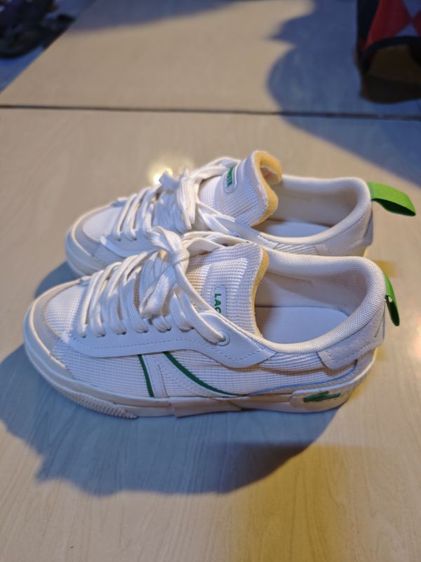 รองเท้าผ้าใบ Lacoste