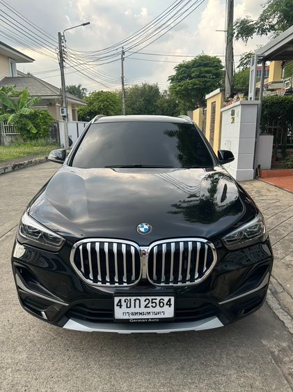 รถ BMW X1 2.0 sDrive20d xLine สี ดำ