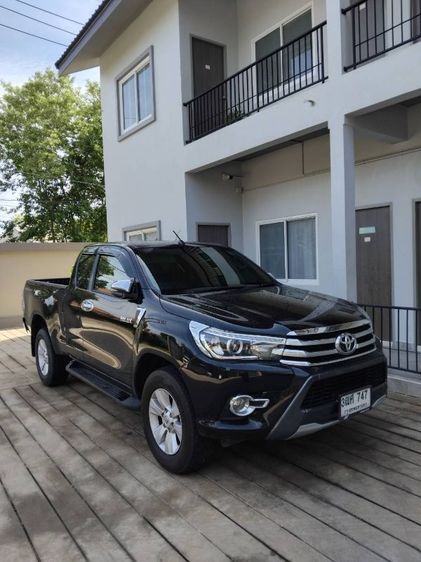 รถ Toyota Hilux Revo 2.4 E Prerunner สี ดำ