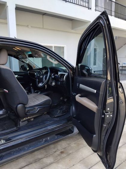 Toyota Hilux Revo 2017 2.4 E Prerunner Pickup ดีเซล เกียร์ธรรมดา ดำ รูปที่ 4