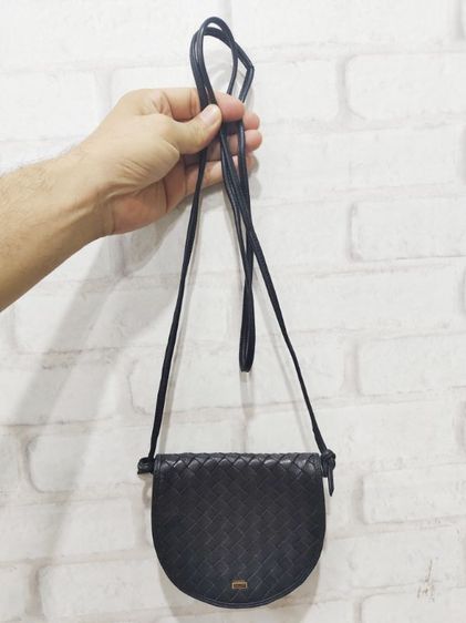 กระเป๋าสะพายข้าง Bally วินเทจ สีดำ ดีไซน์หนังสาน Intrecciato รูปที่ 3