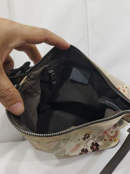 กระเป๋าสะพาย BALLY ลายดอกไม้หลากสีพร้อมสายหนังสีน้ำตาลเข้ม รูปที่ 6