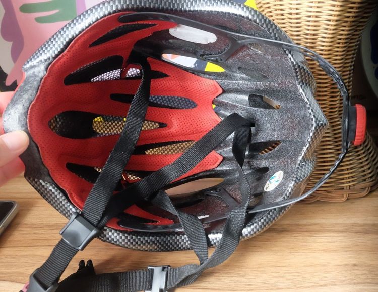 OGK Regas Cycling Helmet Size 62cm สีแดง เทา ลายคาร์บอน รูปที่ 8