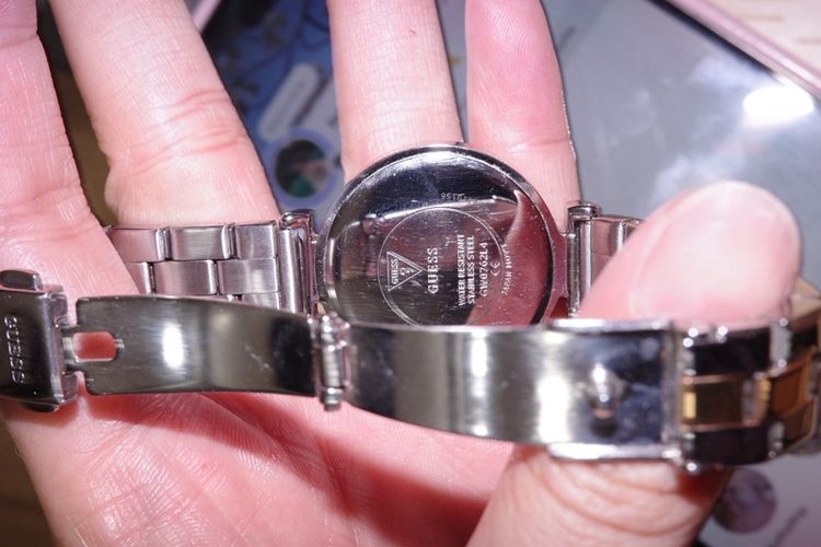 ส่งต่อ GUESS Women’s Watch Two-Tone ✨ รูปที่ 2