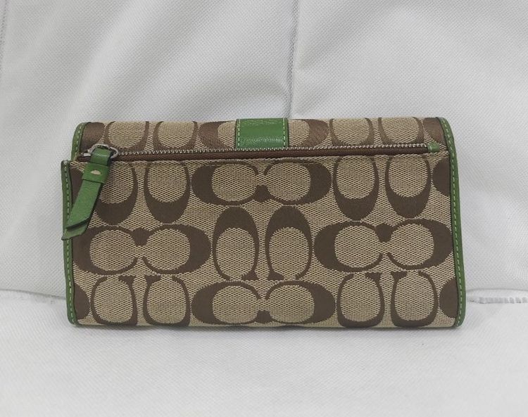 กระเป๋าสตางค์ COACH Signature Trifold Wallet รูปที่ 2