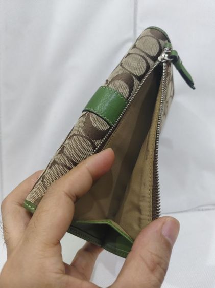 กระเป๋าสตางค์ COACH Signature Trifold Wallet รูปที่ 4