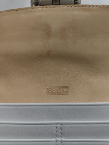 กระเป๋าสตางค์ Coach Soho สีขาวใบ รูปที่ 9