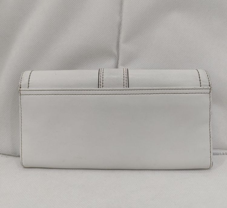 กระเป๋าสตางค์ Coach Soho สีขาวใบ รูปที่ 7
