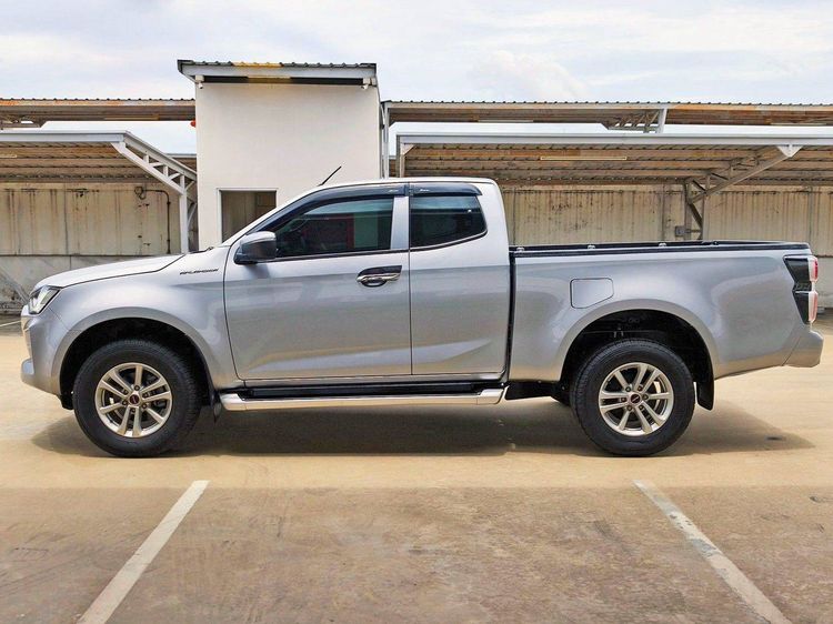 Isuzu D-MAX 2021 1.9 Hi-Lander L Pickup ดีเซล ไม่ติดแก๊ส เกียร์ธรรมดา บรอนซ์เงิน รูปที่ 2
