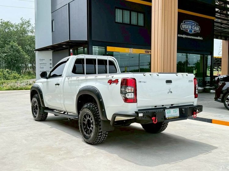 Mitsubishi Triton 2019 2.4 GL 4WD Pickup ดีเซล ไม่ติดแก๊ส เกียร์ธรรมดา ขาว รูปที่ 2
