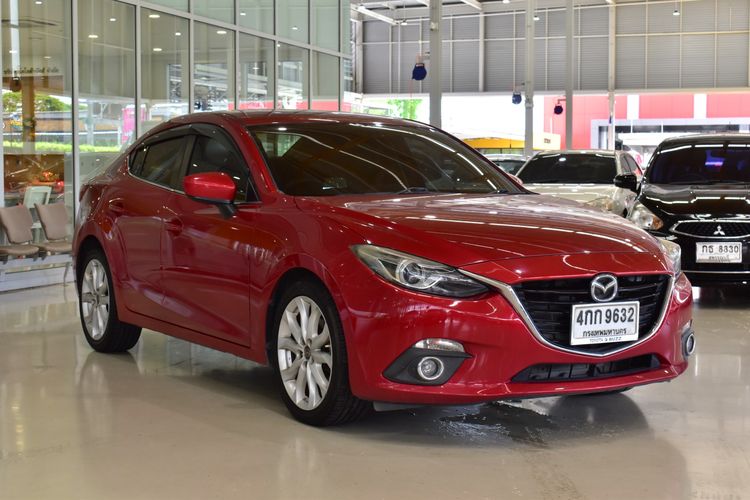 รถ Mazda Mazda3 2.0 S สี แดง