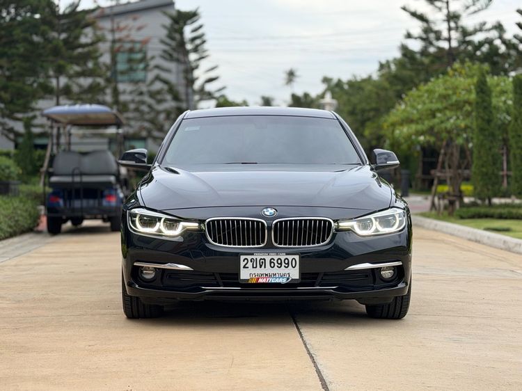 BMW Series 3 2017 320d Sedan ดีเซล ไม่ติดแก๊ส เกียร์อัตโนมัติ ดำ รูปที่ 2