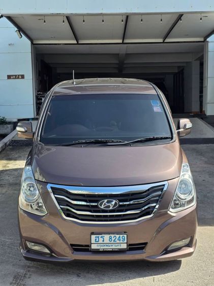รถ Hyundai H-1  2.5 Elite สี น้ำตาล