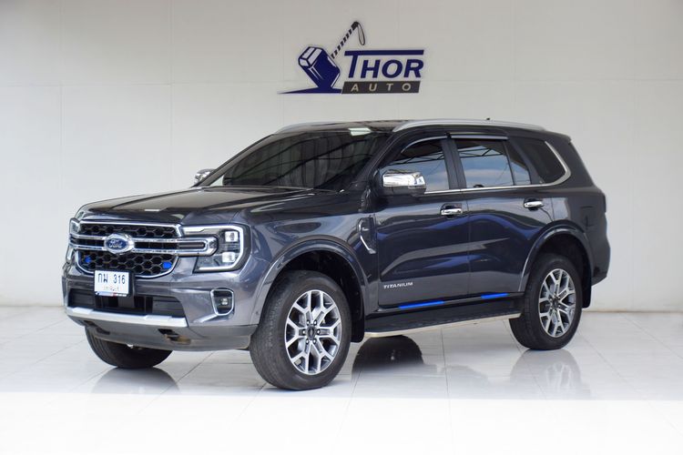 รถ Ford Everest 2.0 Titanium Plus 4WD สี บรอนซ์เงิน
