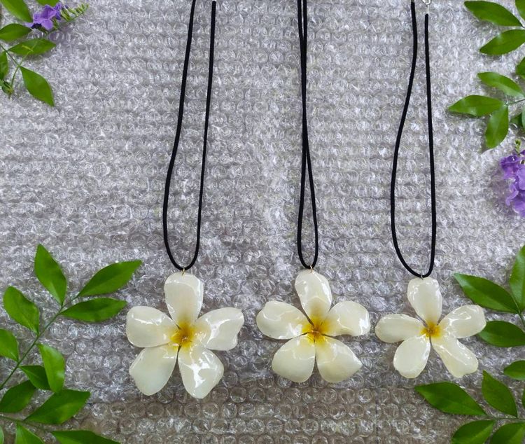 🌸 สร้อยคอจี้ดอกลีลาวดีแท้เคลือบเรซิ่น ราคาส่ง 🌸 รูปที่ 10
