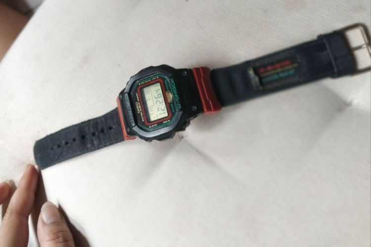 ขายมือ2 ต่อรองได้ Casio G-Shock รุ่น Throwback 1990s (DW-5600THC-1)