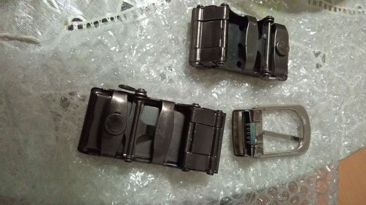 หัวเข็มขัดแบบหนีบมี 3 หัว รูปที่ 2
