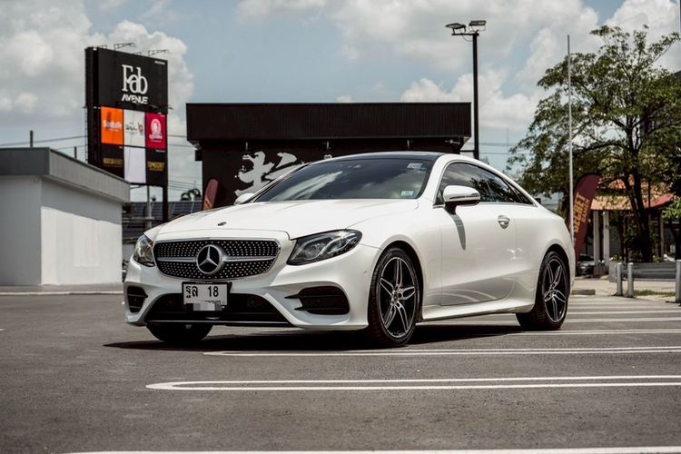 Mercedes-Benz E-Class 2018 E300 Sedan เบนซิน ไม่ติดแก๊ส เกียร์อัตโนมัติ ขาว รูปที่ 4