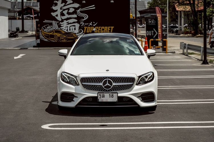 Mercedes-Benz E-Class 2018 E300 Sedan เบนซิน ไม่ติดแก๊ส เกียร์อัตโนมัติ ขาว