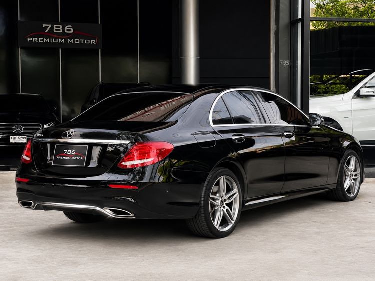 Mercedes-Benz E-Class 2020 E300 Sedan ปลั๊กอินไฮบริด (PHEV) ไม่ติดแก๊ส เกียร์อัตโนมัติ ดำ รูปที่ 2