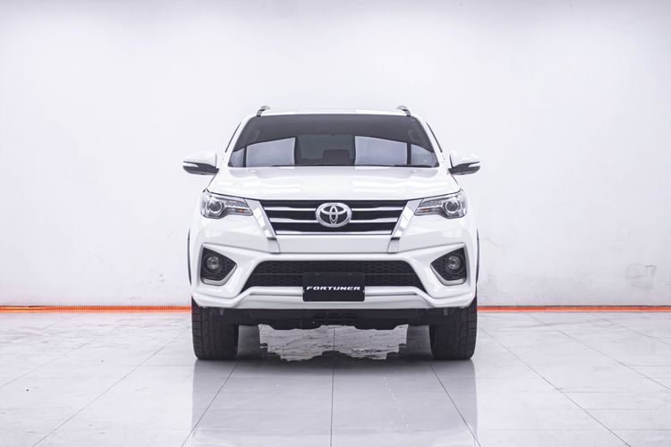 Toyota Fortuner 2016 2.8 TRD Sportivo Utility-car ดีเซล ไม่ติดแก๊ส เกียร์อัตโนมัติ ขาว รูปที่ 4