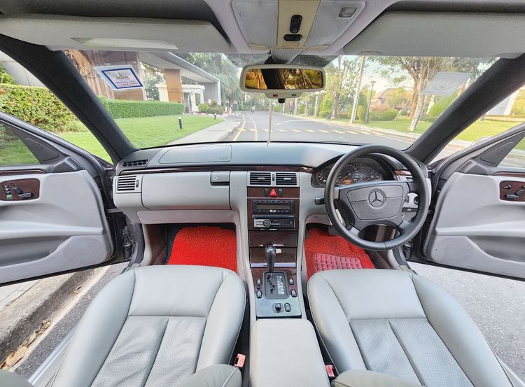 Mercedes-Benz E-Class 2000 E280 Sedan เบนซิน เทา รูปที่ 4