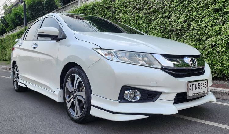  ไฟแนนได้  Honda City 1.5v ออโต้ ปี 2015 airbag abs  ตัวถังสวย 