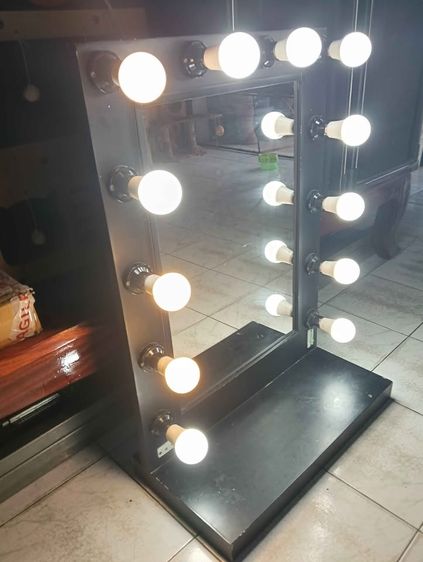 กระจกไฟปิงปอง (หรือ Hollywood Mirror)  รูปที่ 17