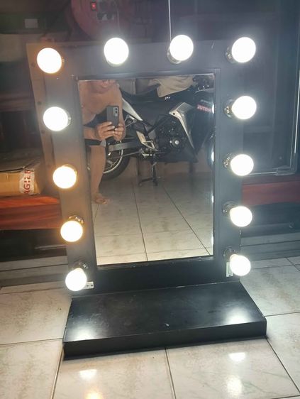 กระจกไฟปิงปอง (หรือ Hollywood Mirror)  รูปที่ 13