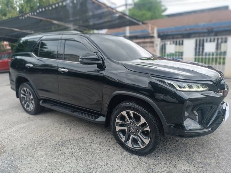 Toyota Fortuner 2020 2.4 Leader G Utility-car ดีเซล เกียร์อัตโนมัติ ดำ รูปที่ 4