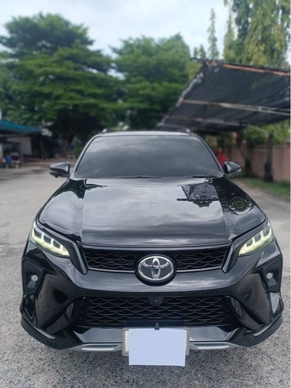 รถ Toyota Fortuner 2.4 Leader G สี ดำ