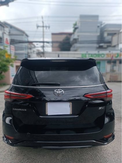 Toyota Fortuner 2020 2.4 Leader G Utility-car ดีเซล เกียร์อัตโนมัติ ดำ รูปที่ 2