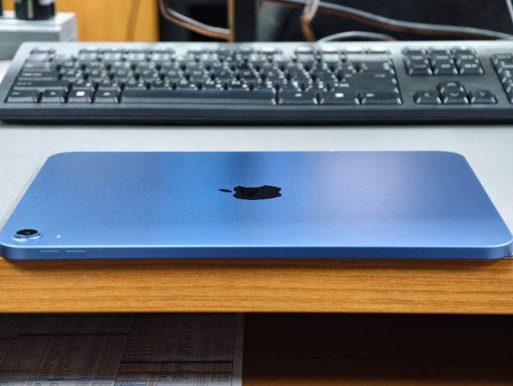 Ipad A16 สีน้ำเงิน 256GB  WiFi ประกันศูนย์ถึง  31/12/69 รูปที่ 2