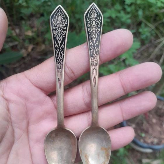 ช้อนทองเหลืองลายเทพพนม. 2 คัน