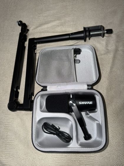 Shure Mv7+