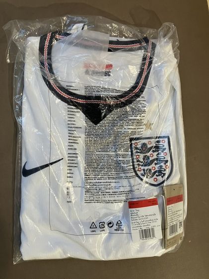 เสื้อเจอร์ซีย์ Nike ผู้ชาย ขาว ขายเสื้อฟุตบอลทีมชาติอังกฤษ 2026 ของแท้ Size L สภาพเหมือนใหม่ สั่งออนไลน์มา ขายเพราะหลวมไป ราคา 2,290 บาท