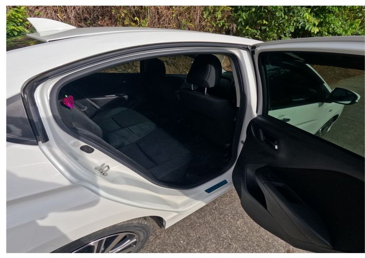 Honda City 2019 1.5 V i-VTEC Sedan เบนซิน ไม่ติดแก๊ส เกียร์อัตโนมัติ ขาว รูปที่ 4