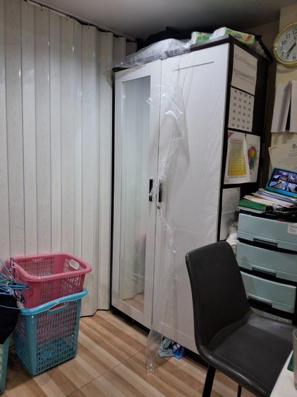 ตู้เสื้อผ้า
