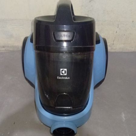 📢เครื่องดูดฝุ่น(Electrolux)/แบบกล่อง รุ่น EC31-2BB #ข้อมูลจำเพาะ/แรงดันไฟฟ้า:220-240โวลต์/50/60เฮิรตช์  กำลังไฟฟ้า:1800วัตต์  Colour:BALTIC BLUE