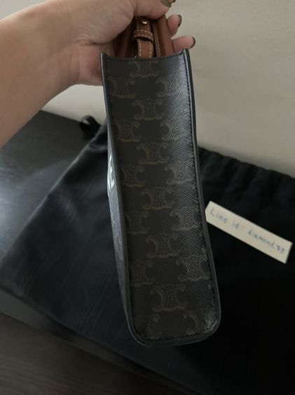 กระเป๋า Celine mini Triomphe Vertical Cabas ปี 2023 รูปที่ 5