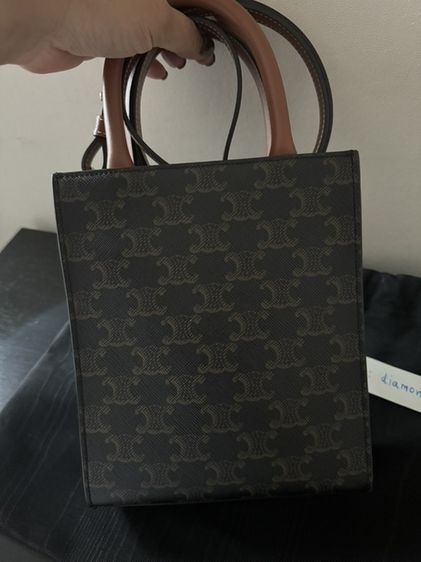กระเป๋า Celine mini Triomphe Vertical Cabas ปี 2023 รูปที่ 3
