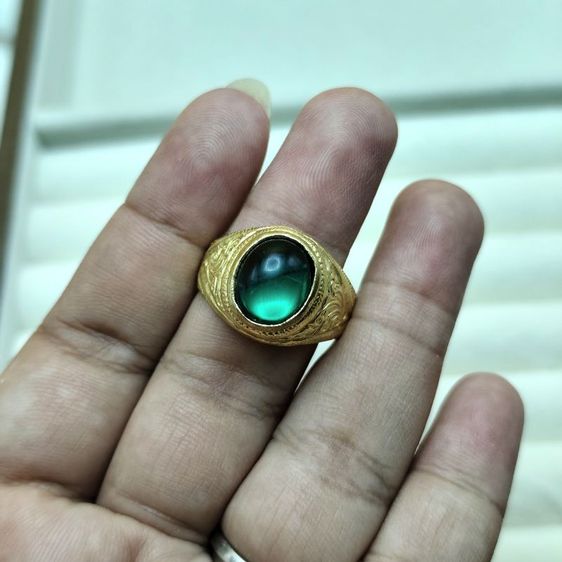 🔖แหวนสีทอง ด้านข้างแกะลายสวย หัวแหวนสีเขียวเข้ม ของจริงสวยมาก รูปที่ 3