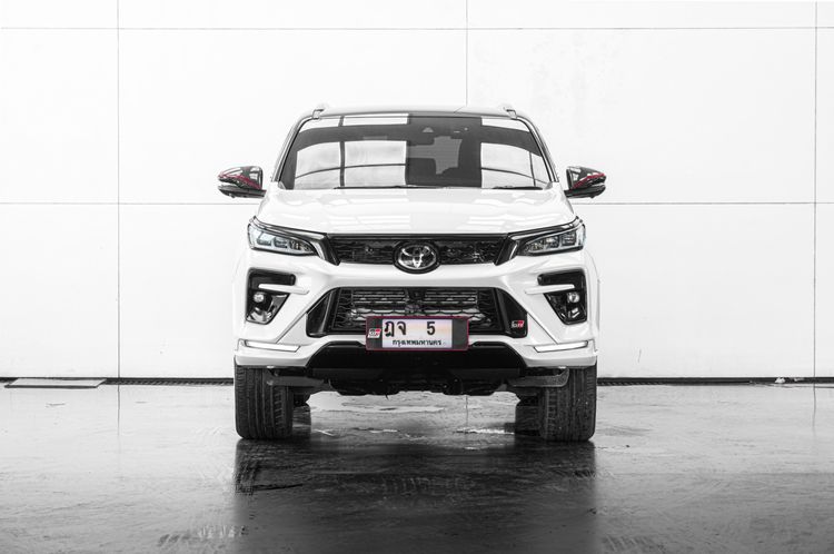 Toyota Fortuner 2025 2.8 GR Sport Sport Black Top 4WD Utility-car ดีเซล ไม่ติดแก๊ส เกียร์อัตโนมัติ ขาว รูปที่ 3
