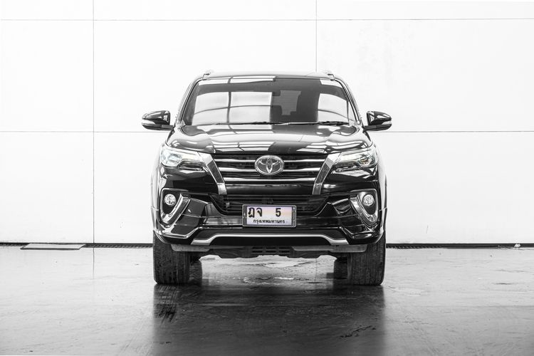 Toyota Fortuner 2016 2.4 V Utility-car ดีเซล ไม่ติดแก๊ส เกียร์อัตโนมัติ ดำ รูปที่ 3